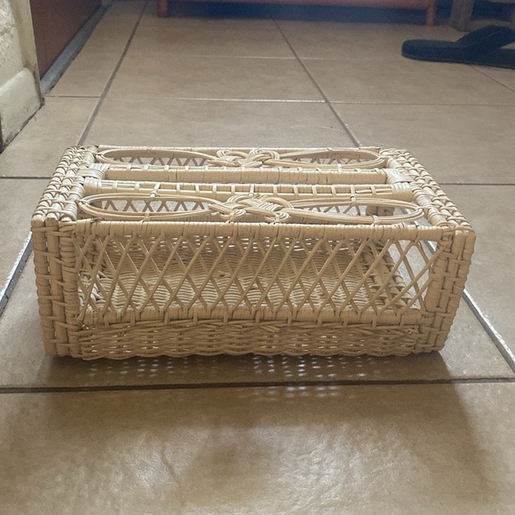 Vintage rattan tissue box holder - Picture 3 of 8